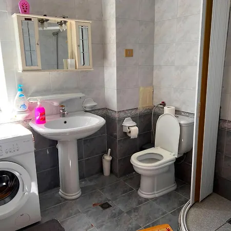 Bllok Bright Private Bedrooms With Private Bathroom On Shared Vendégház