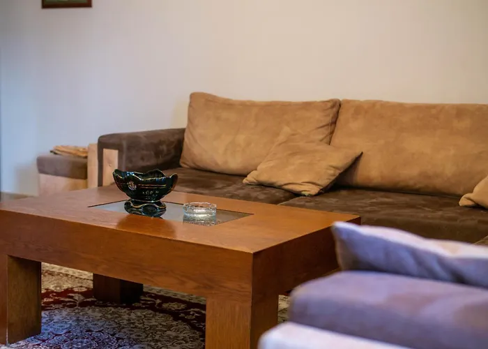 Vendégház Bllok Bright Private Bedrooms With Private Bathroom On Shared 3*