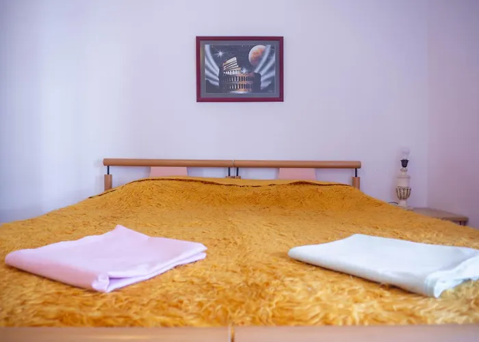 Vendégház Bllok Bright Private Bedrooms With Private Bathroom On Shared Tirana