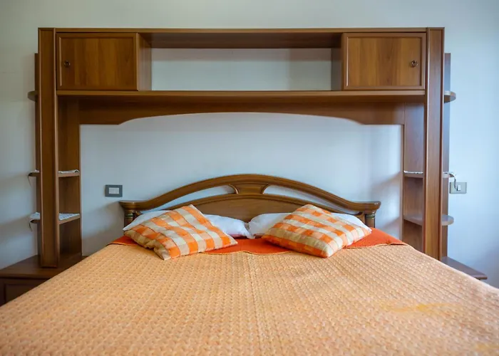 Vendégház Bllok Bright Private Bedrooms With Private Bathroom On Shared Tirana
