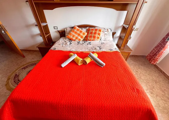 Vendégház Bllok Bright Private Bedrooms With Private Bathroom On Shared 3*