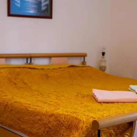 Guest house Bllok Bright Private Bedrooms With Private Bathroom On Shared *