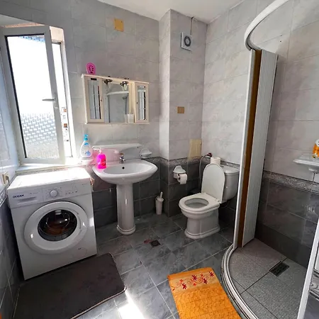 Maison d'hôtes Bllok Bright Private Bedrooms With Private Bathroom On Shared 3*