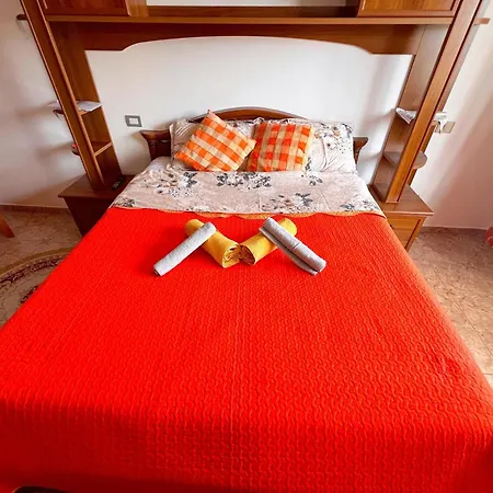 Guest house Bllok Bright Private Bedrooms With Private Bathroom On Shared *